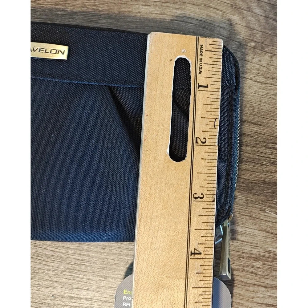 Travelon Safe ID RFID Blocking Wristlet Wallet Womens Black Purple Zip Around
